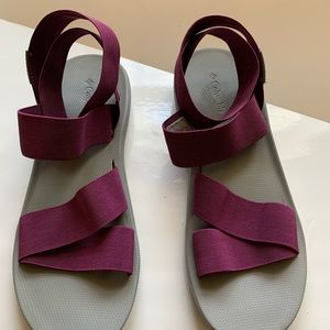 Columbia Barraca Sandals size 10